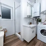 Moderni Domek Se Zimni Terasou A Zahradou U Chrudimi Dankovice